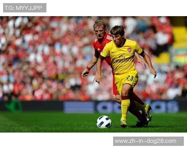 《球场风云再起 世界足坛传奇明星齐聚精彩瞬间》 《球场风云再起 世界足坛传奇明星齐聚精彩瞬间》