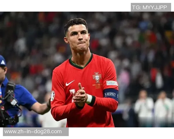 顶级足球巨星闪耀赛场引领世界球迷热情见证绿茵传奇